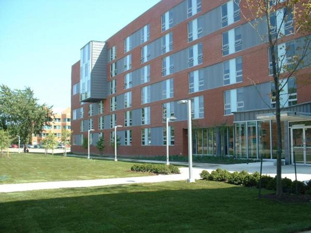 Humber College Lakeshore Campus Residence Торонто Экстерьер фото